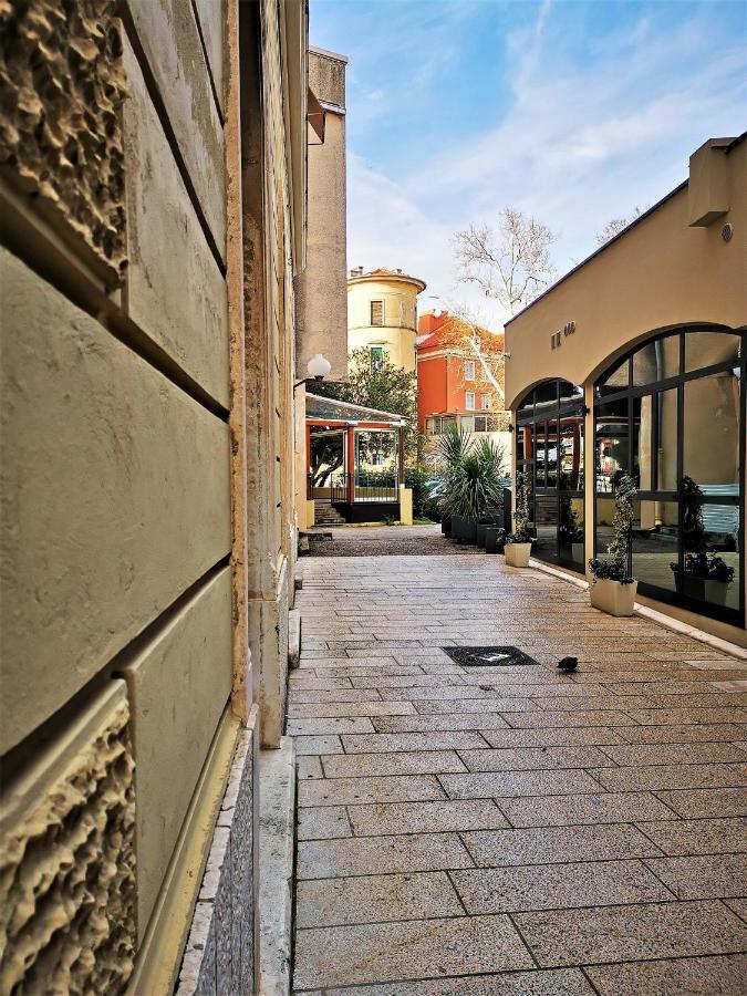 Отель Divinity'S Reach - Old Town Center Задар Экстерьер фото